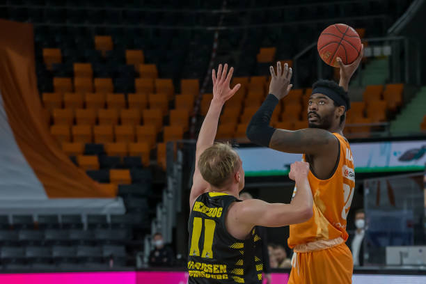 展现出超强 展现出超强